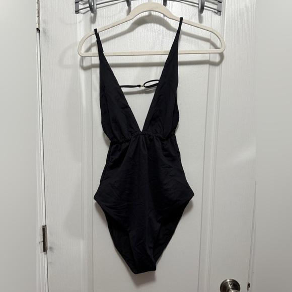 Andie x Demi Moore The Tropez one piece swim suit Black women’s size L beach NWT - Picture 2 of 16
